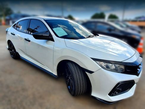 Used 2017 Honda Civic Sport image 12