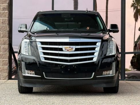 Used 2018 Cadillac Escalade Luxury AWD/4WD image 20