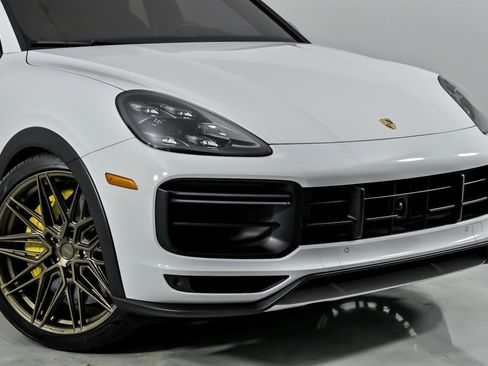 Used 2023 Porsche Cayenne Turbo GT image 3