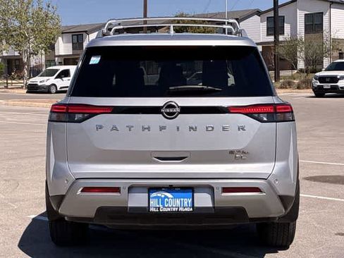 Used 2022 Nissan Pathfinder SL image 5