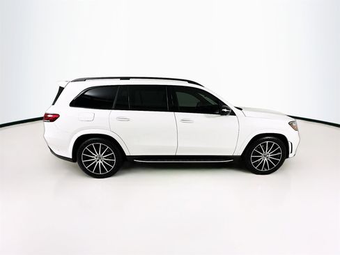 Used 2023 Mercedes-Benz GLS 450 4MATIC image 9