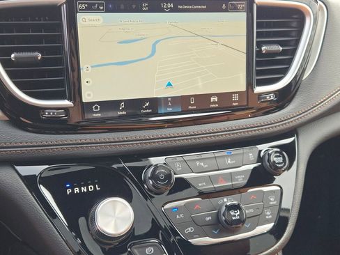 New 2026 Chrysler Pacifica Pinnacle w/ Trailer Tow Group FWD image 22