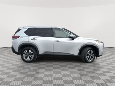 Used 2023 Nissan Rogue SV image 7