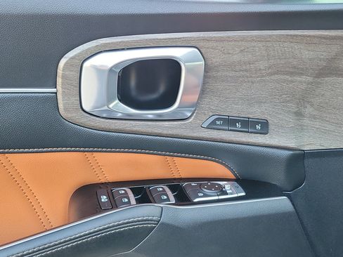 Used 2023 Kia Sorento SX Prestige image 27