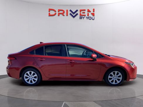 Used 2020 Toyota Corolla LE image 7