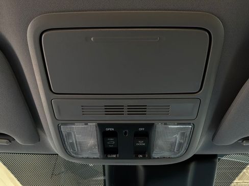Used 2019 Honda Odyssey EX-L image 19