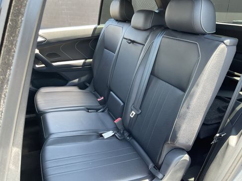 Used 2024 Volkswagen Tiguan SE R-Line FWD image 19