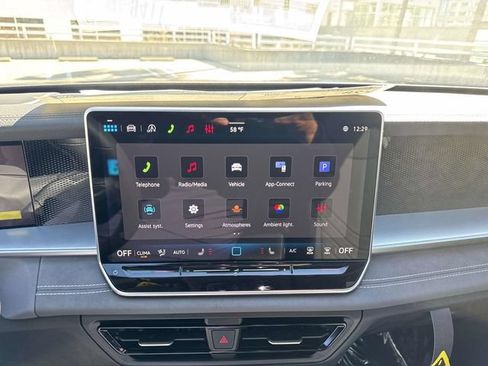 New 2026 Volkswagen Tiguan SE R-Line FWD image 25