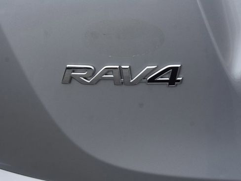Used 2016 Toyota RAV4 XLE w/ Convenience Package AWD/4WD image 7