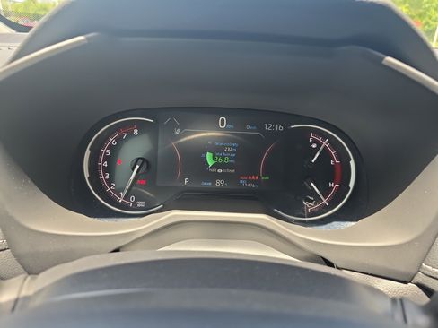 Used 2025 Toyota RAV4 XLE FWD image 18
