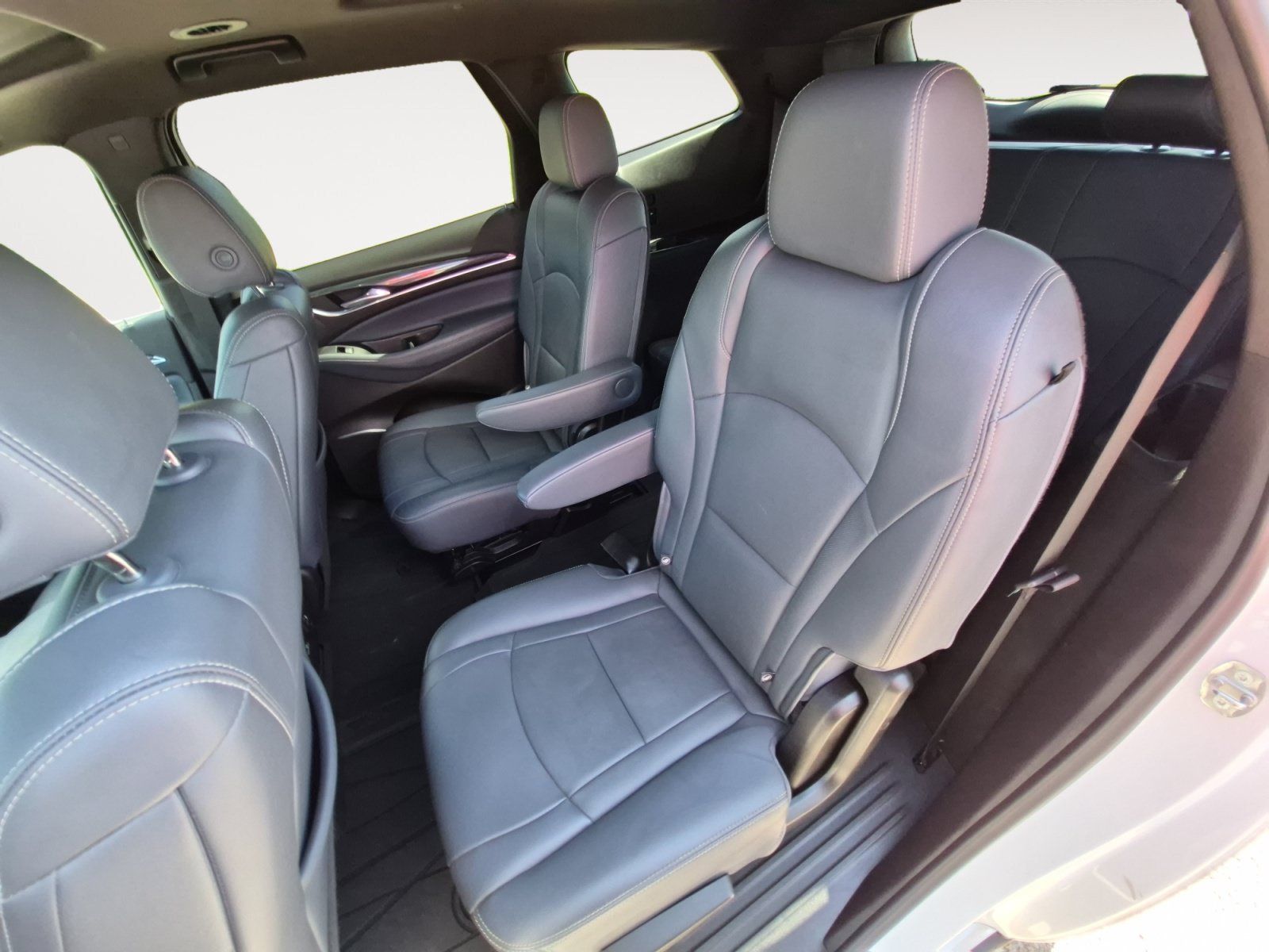 Used 2022 Buick Enclave Essence w/ Experience Buick Package FWD image 24