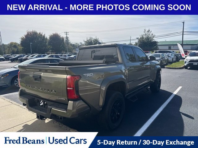 Used 2025 Toyota Tacoma TRD Sport w/ TRD Sport Upgrade Package AWD/4WD image 3