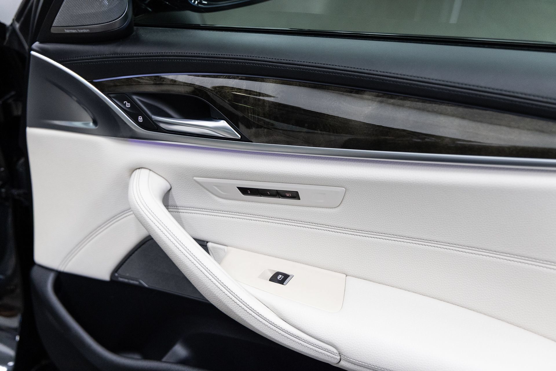 Used 2019 BMW 540i w/ M Sport Package RWD image 21