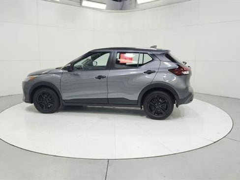 Certified 2025 Nissan Kicks Play S image 4