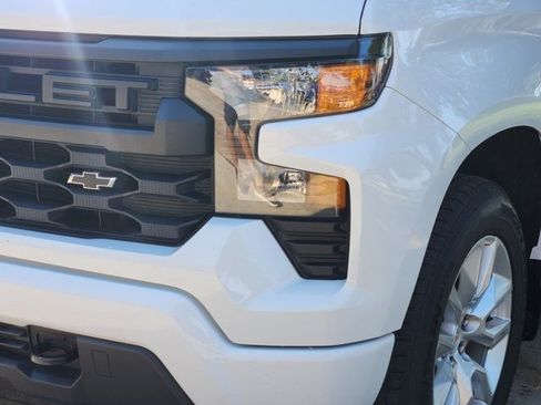 Used 2023 Chevrolet Silverado 1500 Custom image 17