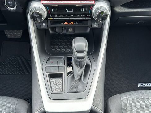 New 2025 Toyota RAV4 XLE image 31