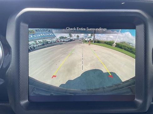 Used 2021 Jeep Wrangler Unlimited Sahara AWD/4WD image 15