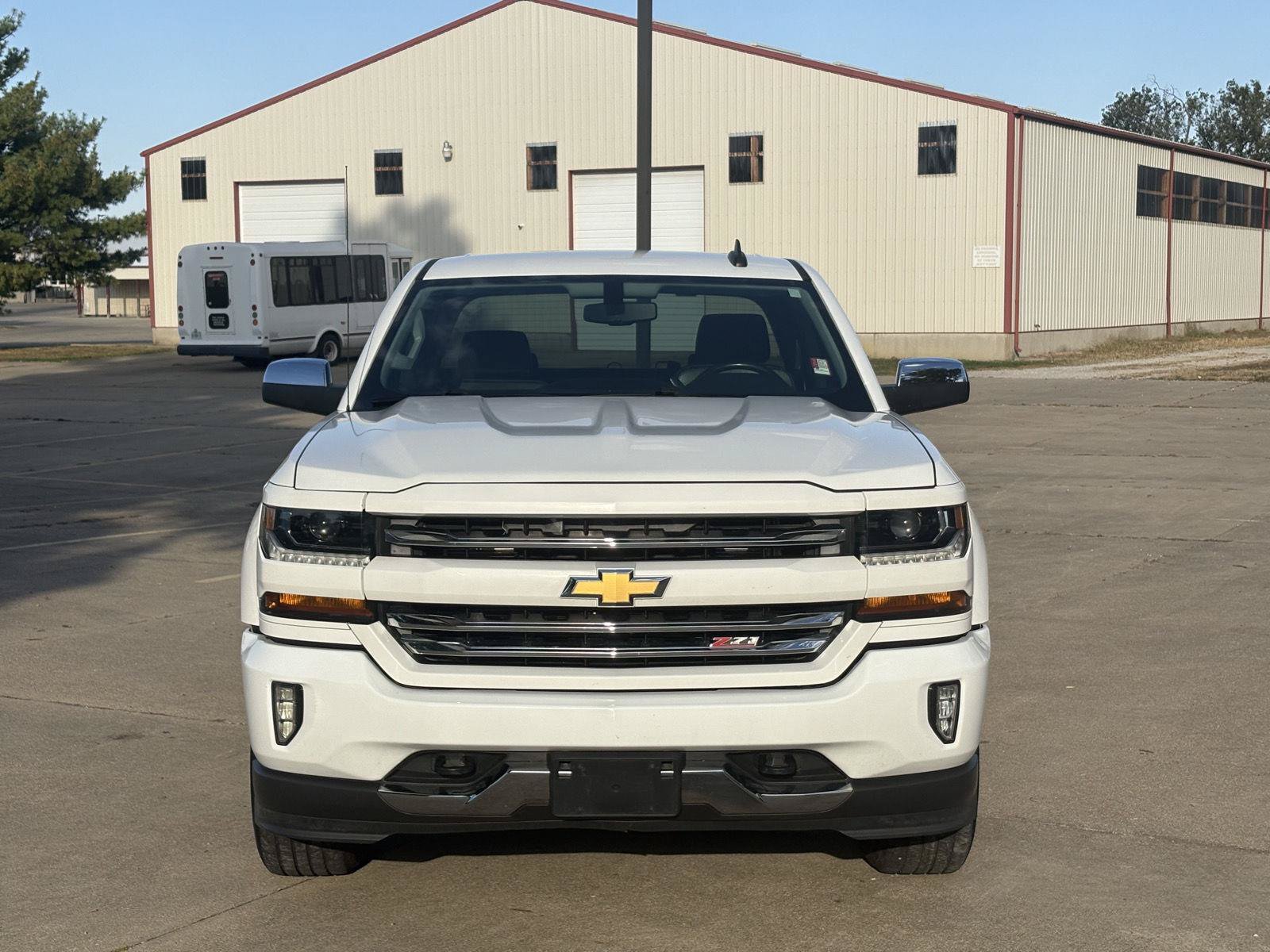 Used 2017 Chevrolet Silverado 1500 LT w/ LT Convenience Package AWD/4WD image 19