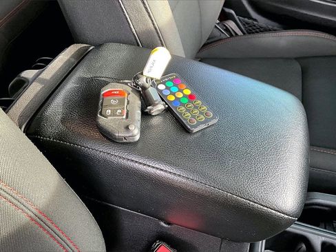 Used 2021 Jeep Wrangler Unlimited Rubicon image 16