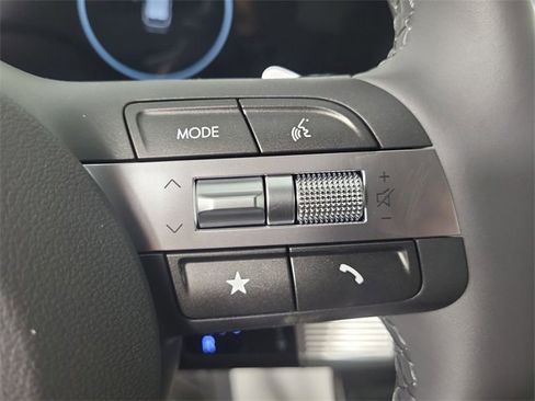 Certified 2025 Hyundai Kona SEL image 29