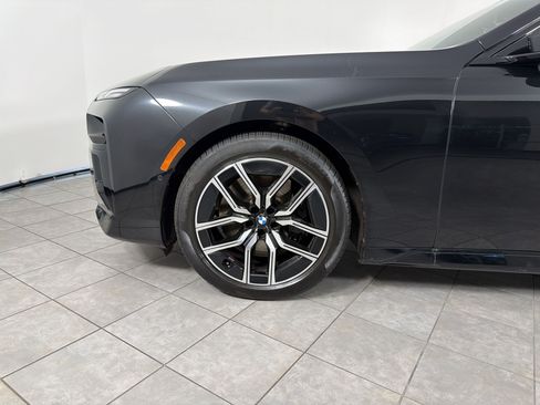 Used 2024 BMW 740i w/ Premium Package 2 RWD image 12