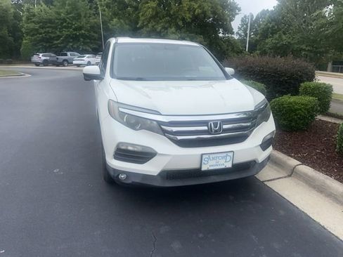 Used 2017 Honda Pilot EX-L image 2