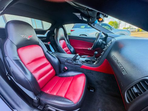 Used 2010 Chevrolet Corvette Convertible w/ 3LT RWD image 22