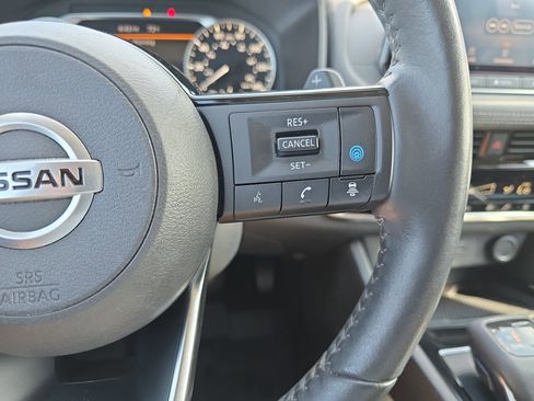 Used 2021 Nissan Rogue SV w/ Premium Package FWD image 16