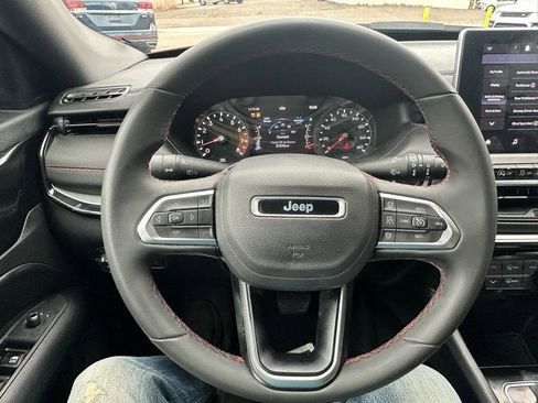 Used 2025 Jeep Compass Trailhawk image 10