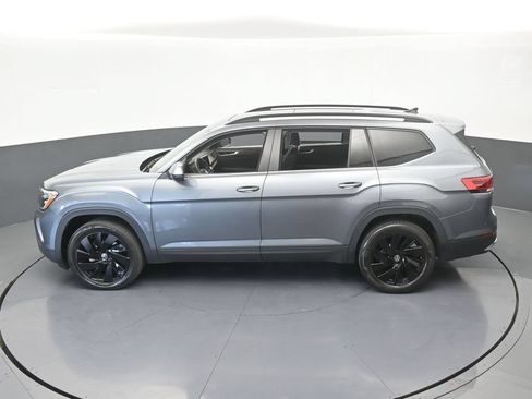 Used 2024 Volkswagen Atlas SE w/ Panoramic Sunroof Package FWD image 49