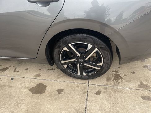 Used 2024 Nissan Sentra SV FWD image 15