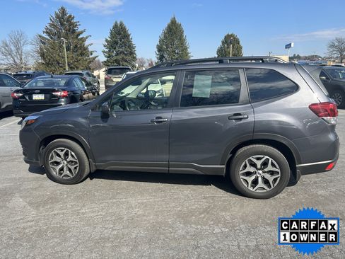 Used 2023 Subaru Forester Premium image 8