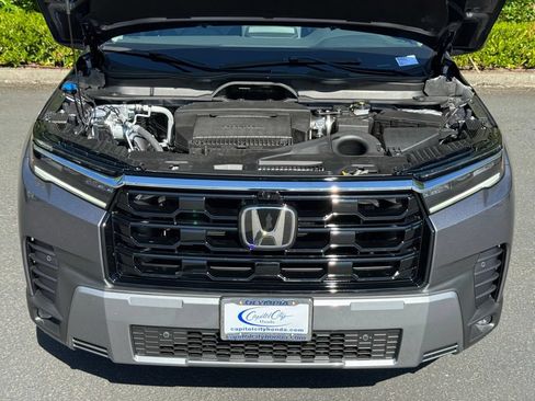 Certified 2026 Honda Pilot Touring image 35