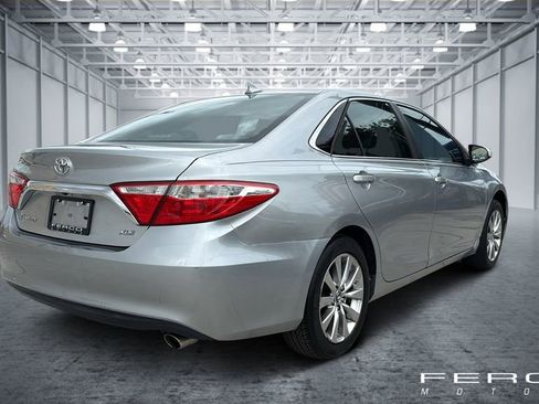 Used 2017 Toyota Camry XLE w/ Moonroof Package image 4