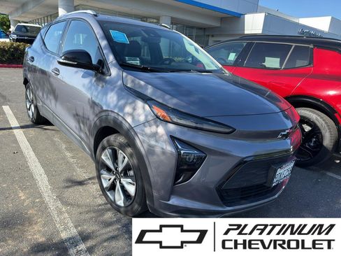 Used 2023 Chevrolet Bolt EUV LT w/ Convenience Package FWD image 1
