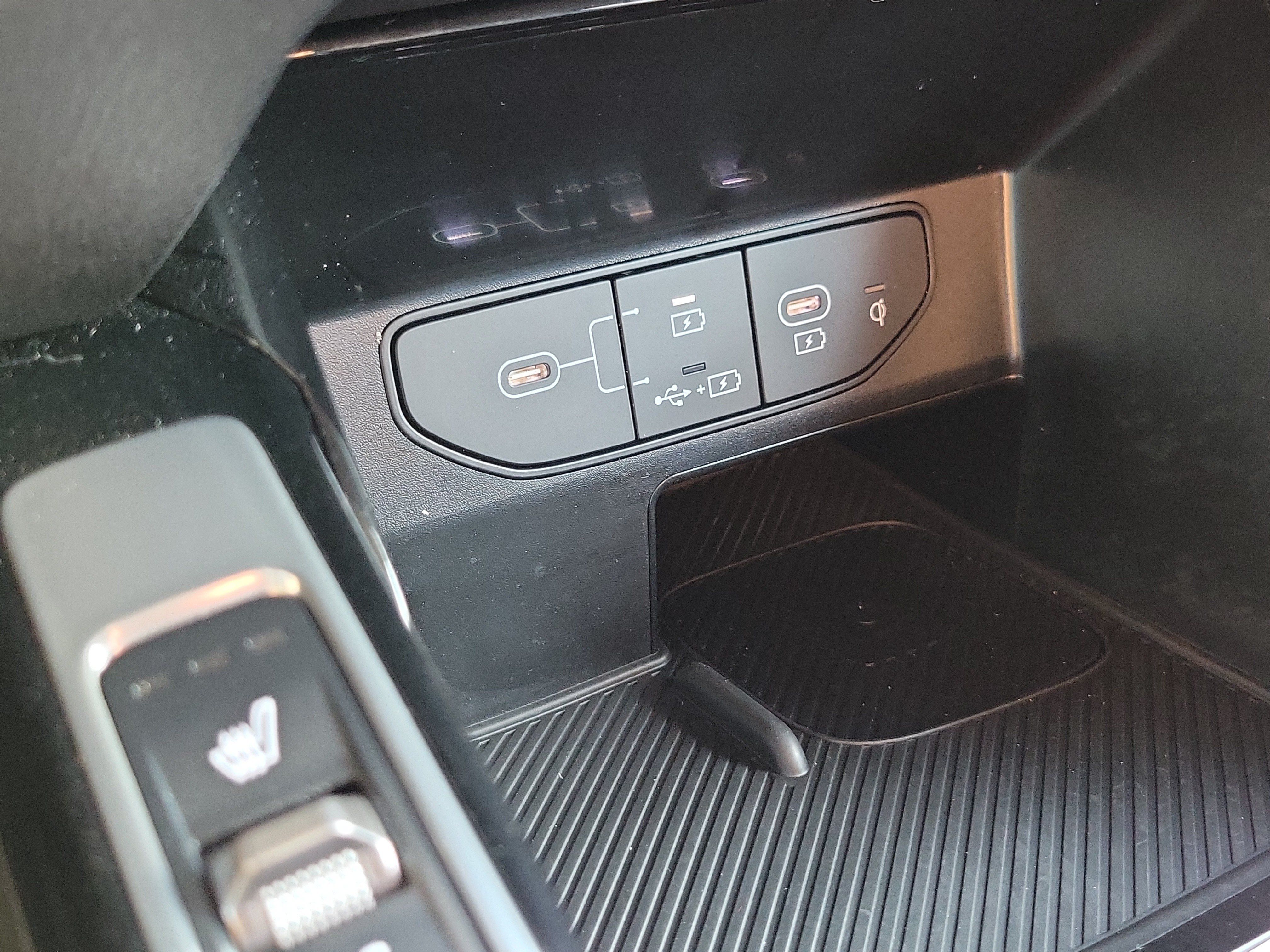 Certified 2025 Kia Sorento SX FWD image 35