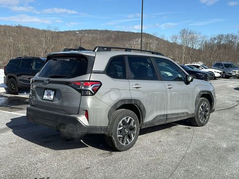 Certified 2025 Subaru Forester Premium image 7