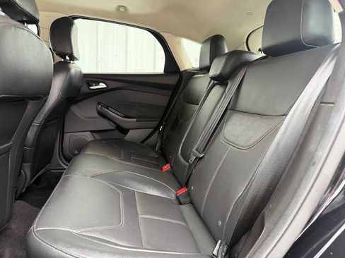 Used 2017 Ford Focus Titanium w/ Titanium Technology Package FWD image 22