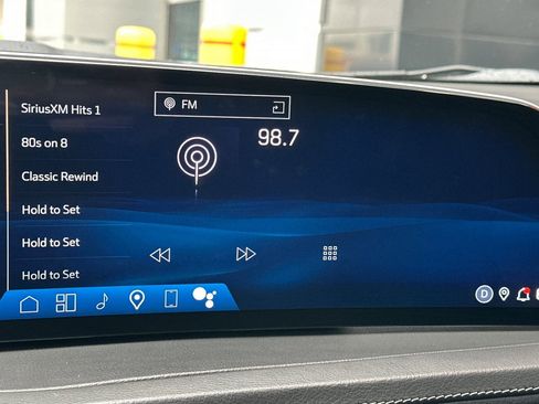 Used 2024 Cadillac XT4 Premium Luxury image 25