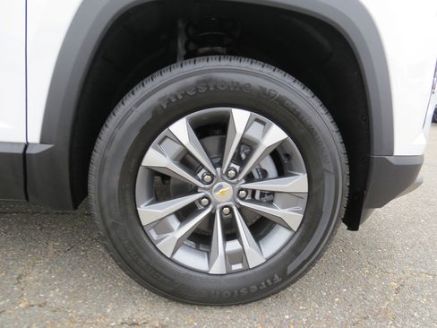 New 2026 Chevrolet Equinox LT w/ Convenience Package II image 10