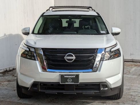 New 2025 Nissan Pathfinder SV w/ SV Premium Package AWD/4WD image 3