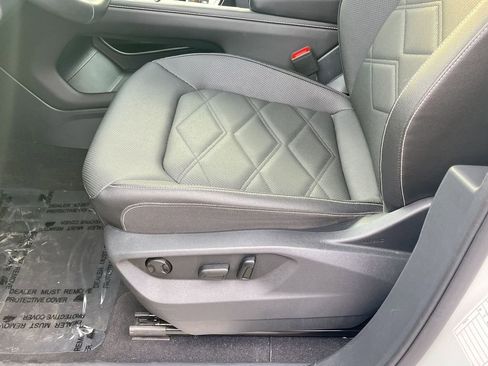 Used 2025 Volkswagen Atlas SE AWD/4WD image 14