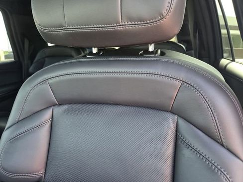 New 2026 Lincoln Navigator Reserve AWD/4WD image 13