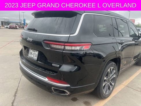Used 2023 Jeep Grand Cherokee L Overland w/ Luxury Tech Group IV AWD/4WD image 4