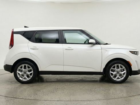 Used 2025 Kia Soul LX w/ LX Technology Package image 11