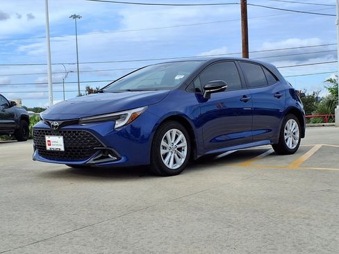 Certified 2025 Toyota Corolla SE FWD image 1