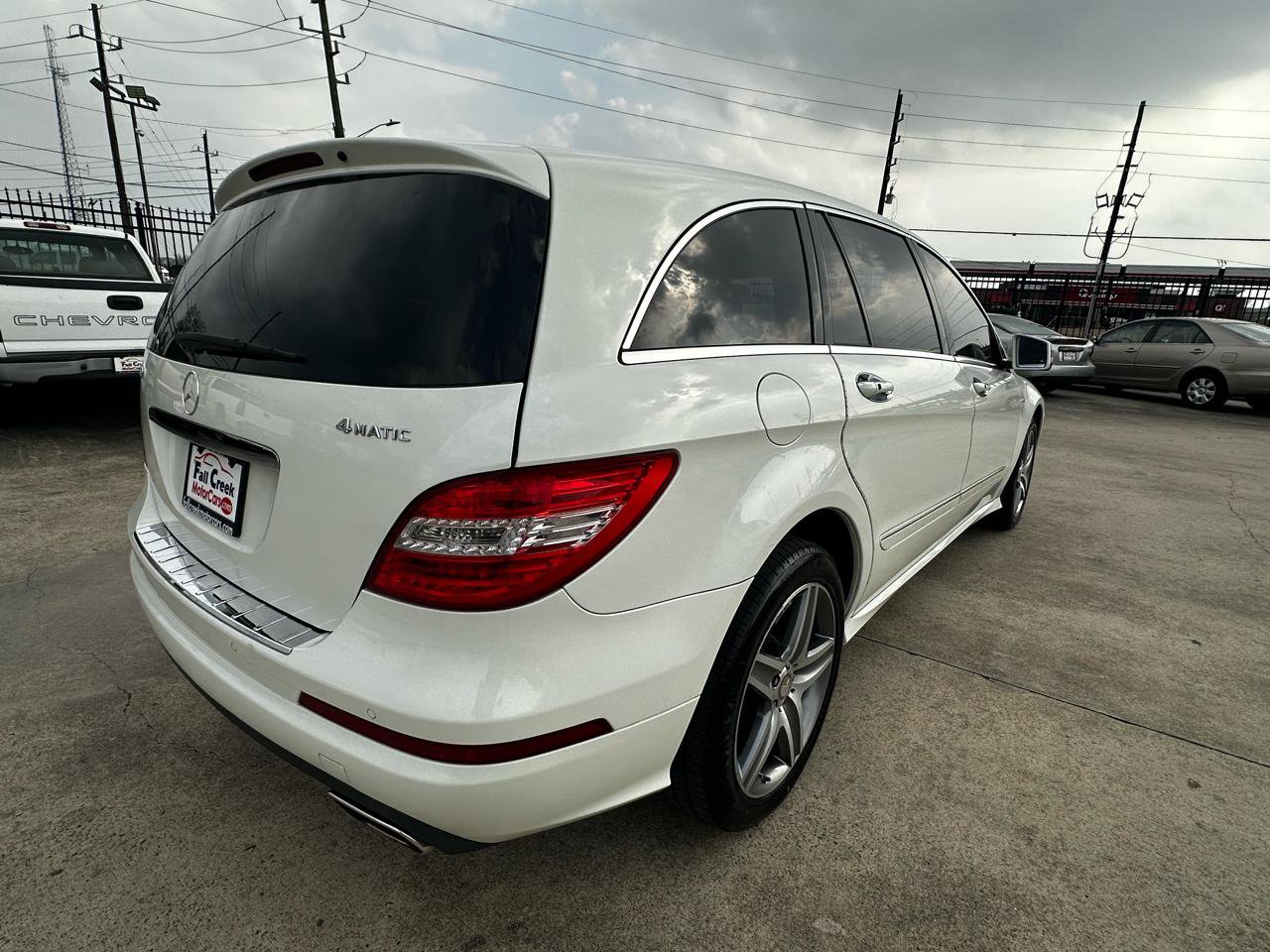 Used 2012 Mercedes-Benz R 350 4MATIC image 4