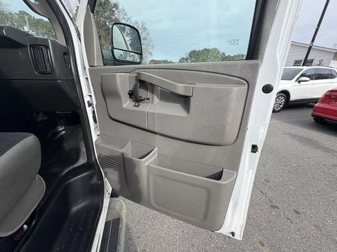 Used 2019 Chevrolet Express 2500 w/ Driver Convenience Package image 16