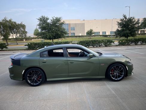 Used 2022 Dodge Charger Scat Pack w/ Plus Group RWD image 9