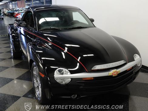 Used 2006 Chevrolet SSR w/ Preferred Equipment Group image 14